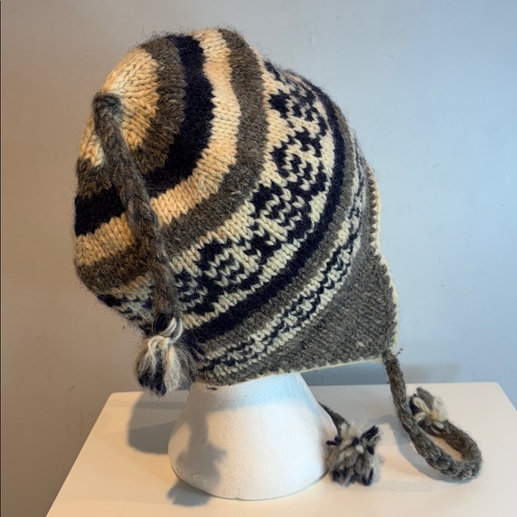 Nepalese handmade 100% wool earflap hat fleece lining grey,navy, cream - Picture 2 of 9
